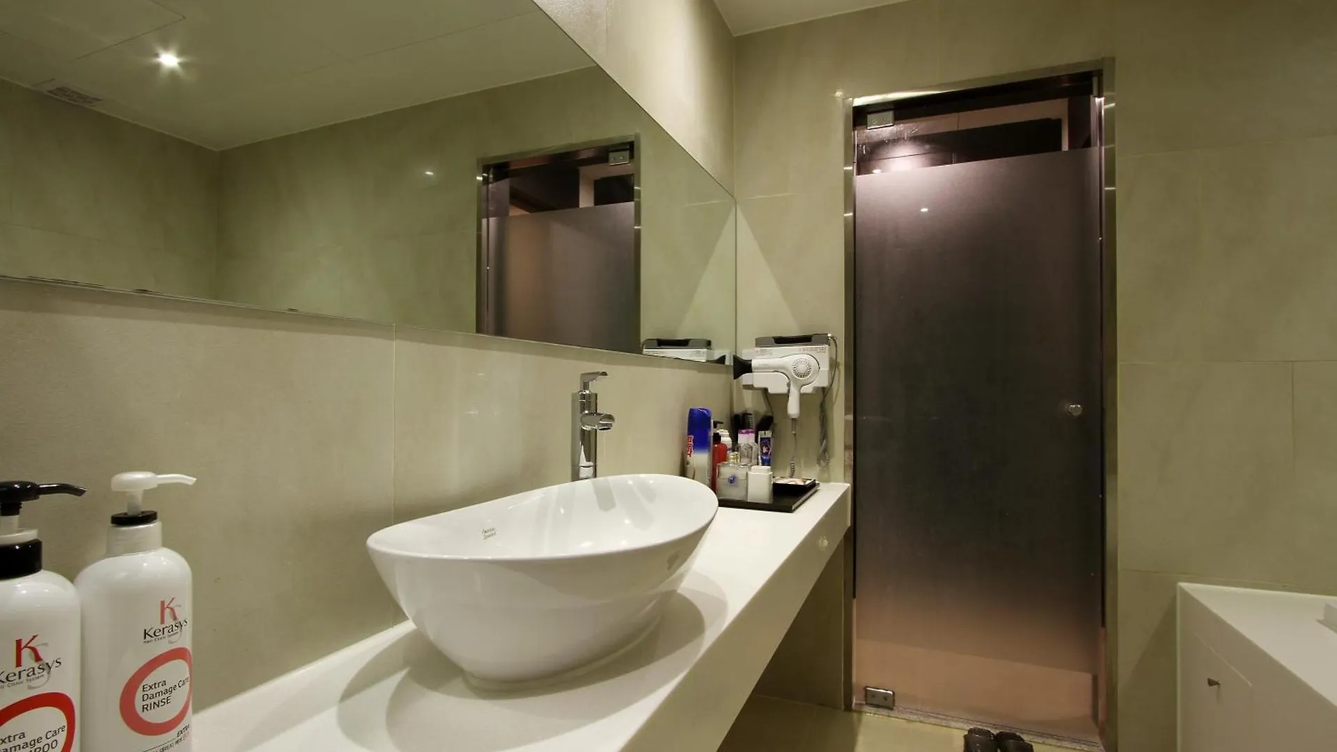 Bando Tourist Hotel Incheon 2*,