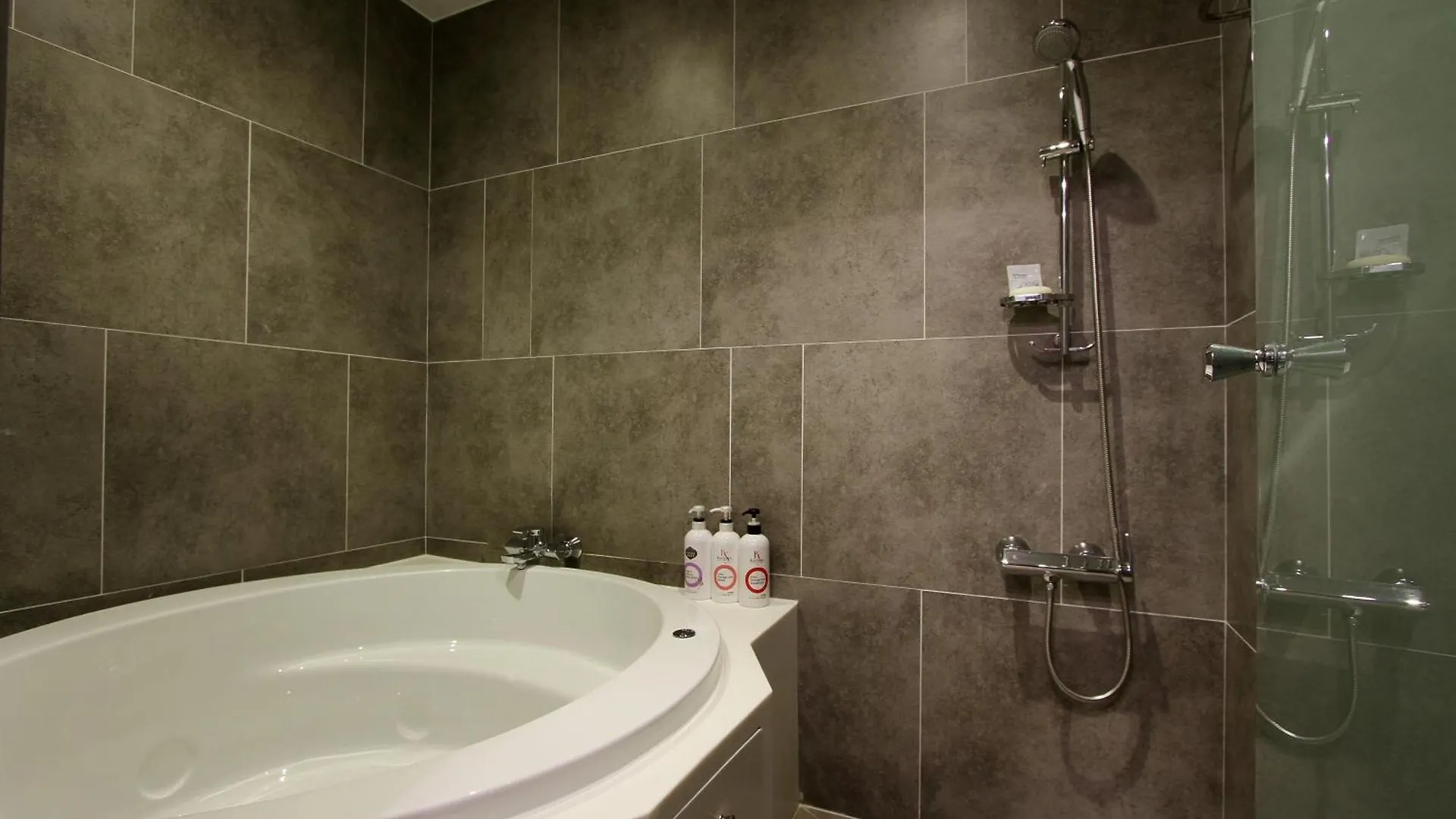 Bando Tourist Hotel Incheon 2*,  South Korea